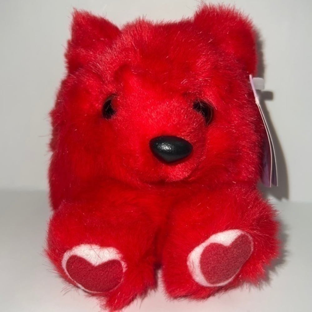 Puffkins collectible plush. Red Bear. Kisses 2-14-98. Style 6680. NWT